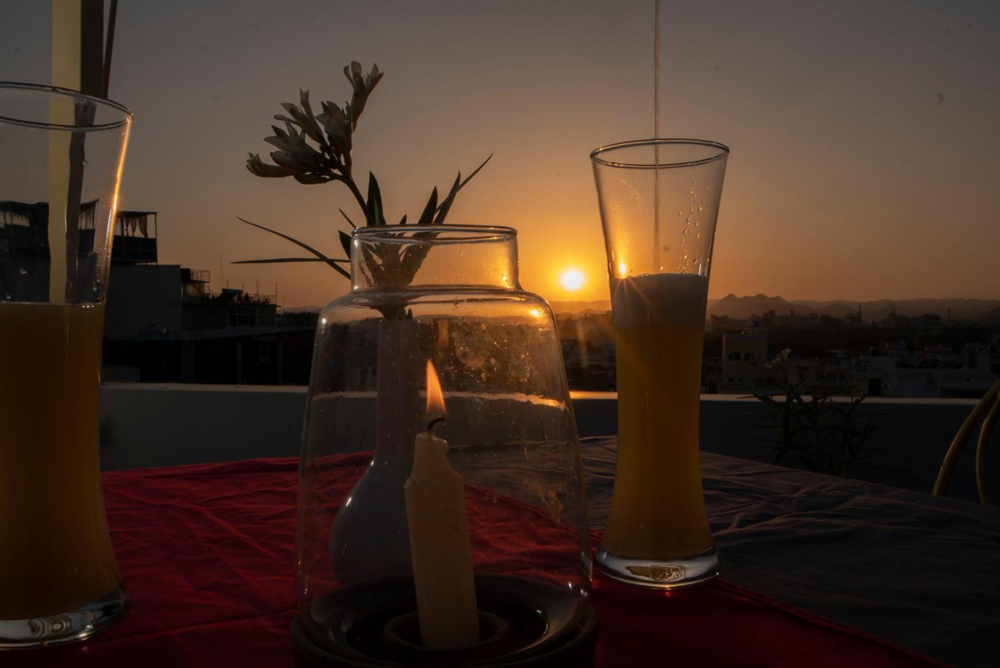 Dera Pichola- A Lake Facing Boutique Hotel Udaipur Extérieur photo