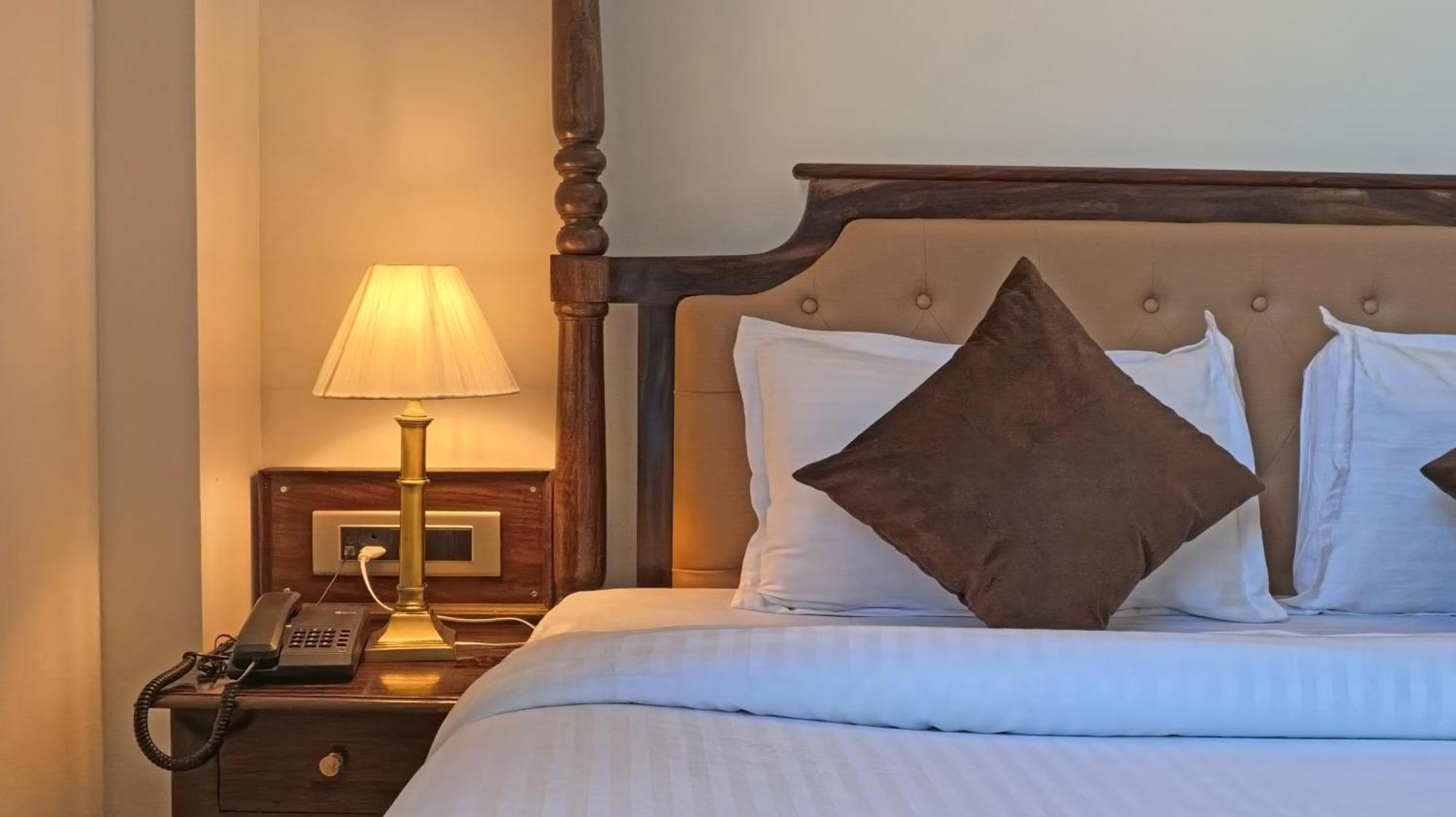 Dera Pichola- A Lake Facing Boutique Hotel Udaipur Extérieur photo