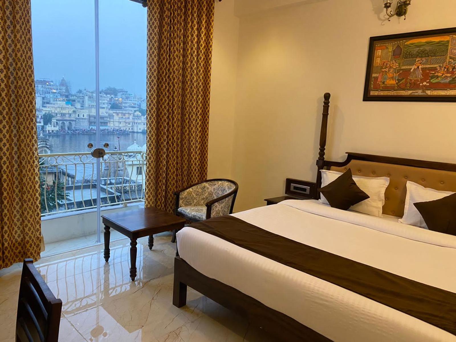 Dera Pichola- A Lake Facing Boutique Hotel Udaipur Extérieur photo