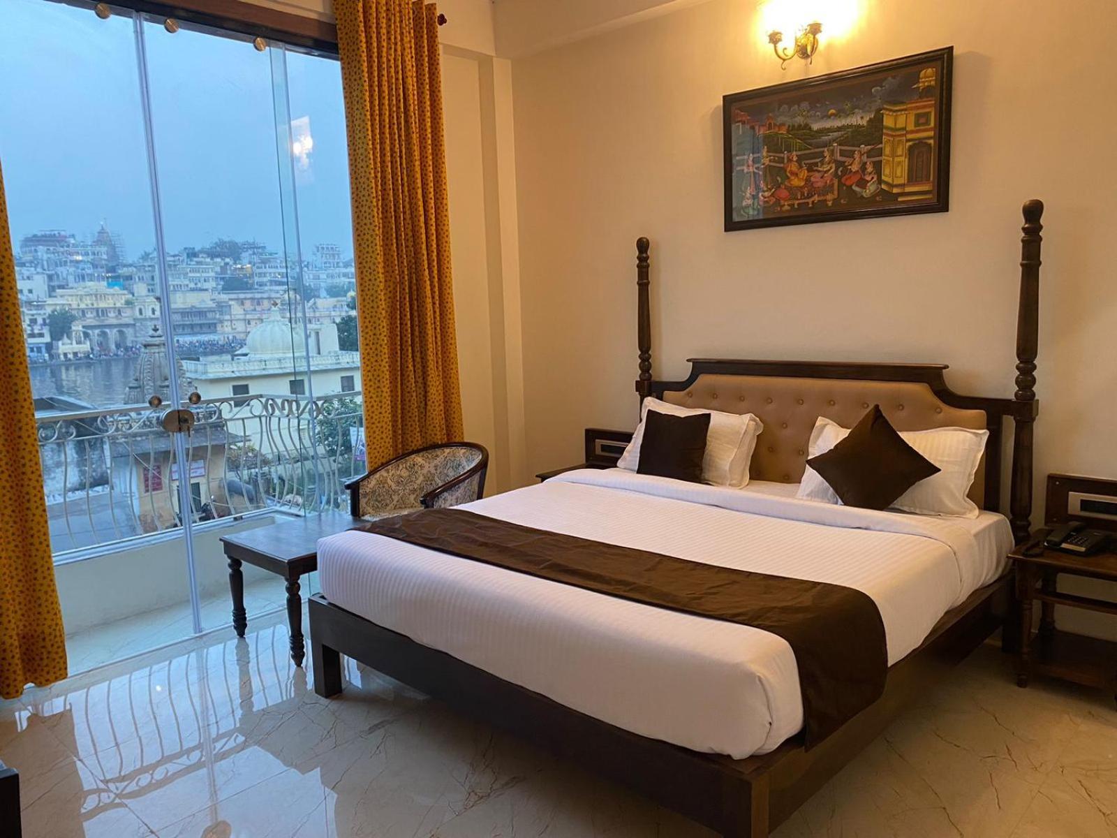 Dera Pichola- A Lake Facing Boutique Hotel Udaipur Extérieur photo